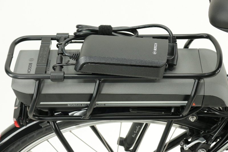 Westland Basis E 7N Pedelec / E-Bike 300W 8,2 Ah Damenfahrrad 7 Gang Nabenschaltung schwarz Bosch