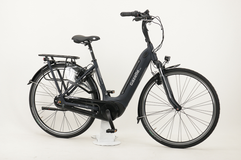 Gazelle Arroyo C7+ HMB Elite Urban-Trekking E-Bike 7-Gang Nexus RBN 500Wh Gold Unisexfahrrad 7 Gang Nabenschaltung mit Rücktritt blau matt Bosch